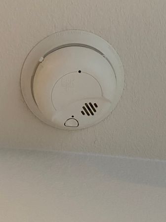 Installed smoke alarm